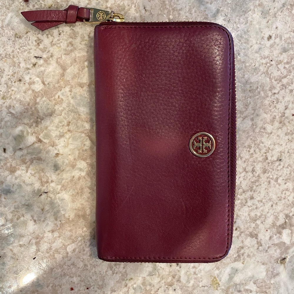 Tory Bury Full Zip Wallet